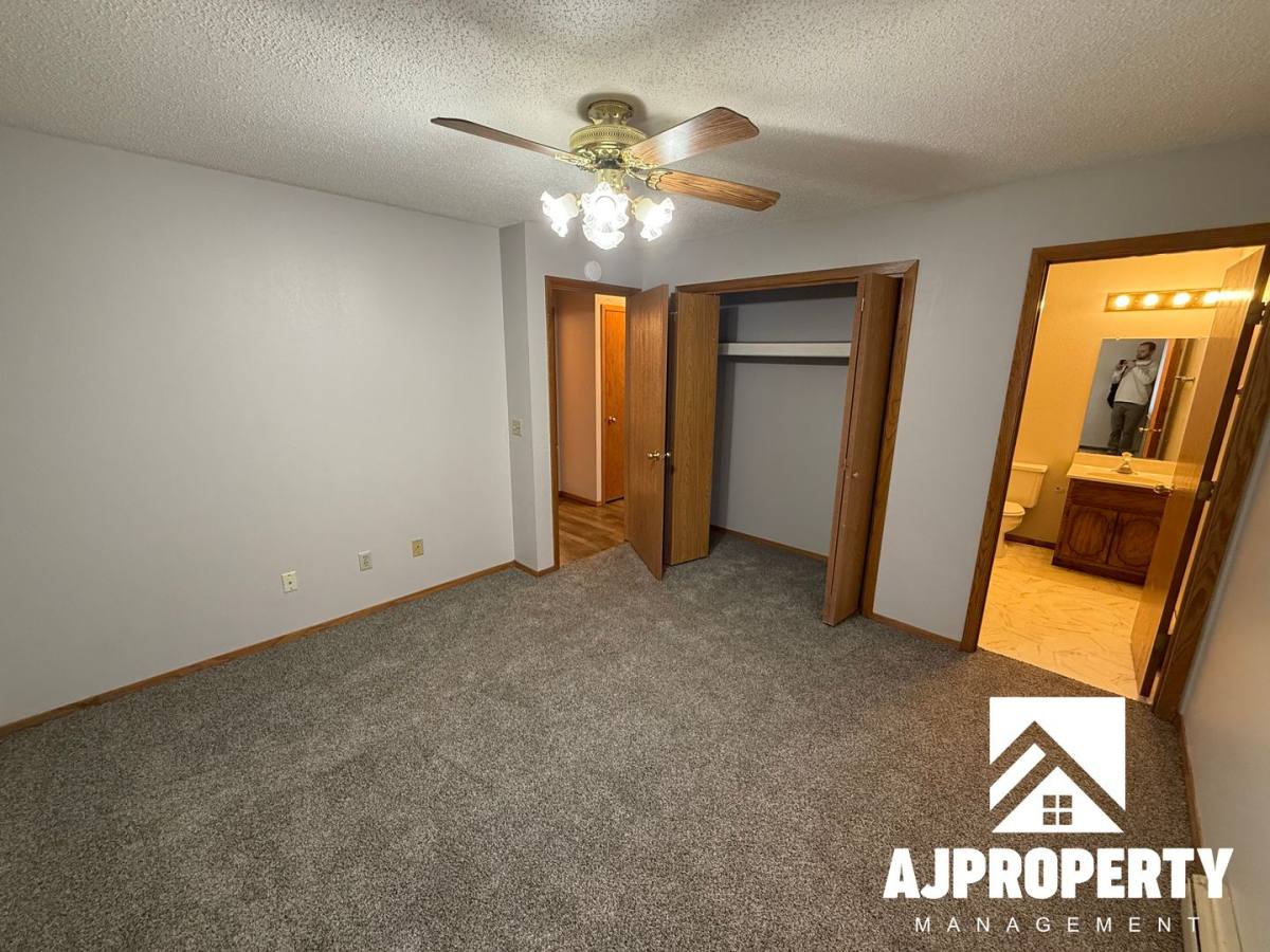 Apartment for rent at 609 N Teton Dr, Brandon, SD 57005