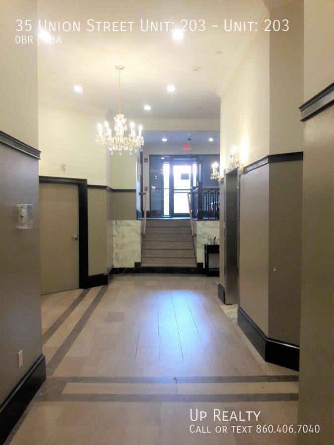 Apartment for rent at 35 Union St, New London, CT 06320