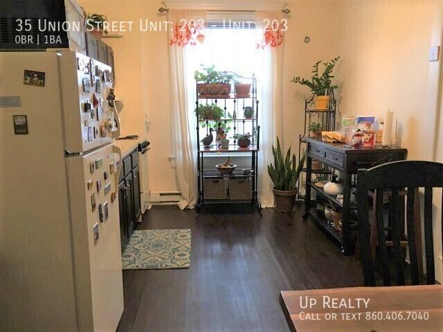 Apartment for rent at 35 Union St, New London, CT 06320