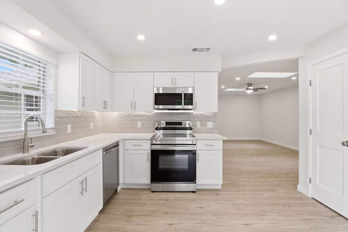 Apartment for rent at 1112 Laurel Oaks Court, Oviedo, FL 32765