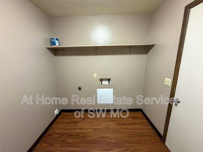 Apartment for rent at 621 Meadowview #2, Nixa, MO 65714