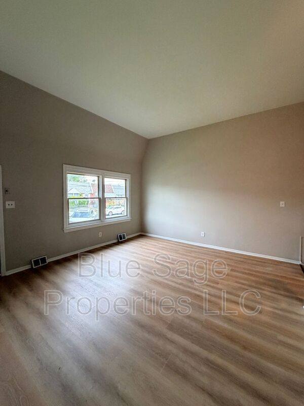 Townhouse for rent at 117 Ervin Ave, Marcus Hook, PA 19061