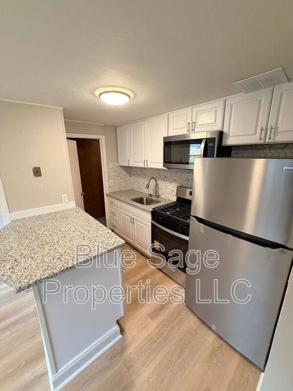 Townhouse for rent at 117 Ervin Ave, Marcus Hook, PA 19061