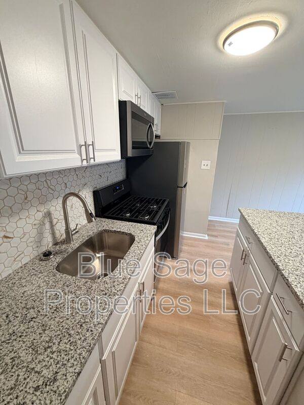 Townhouse for rent at 117 Ervin Ave, Marcus Hook, PA 19061