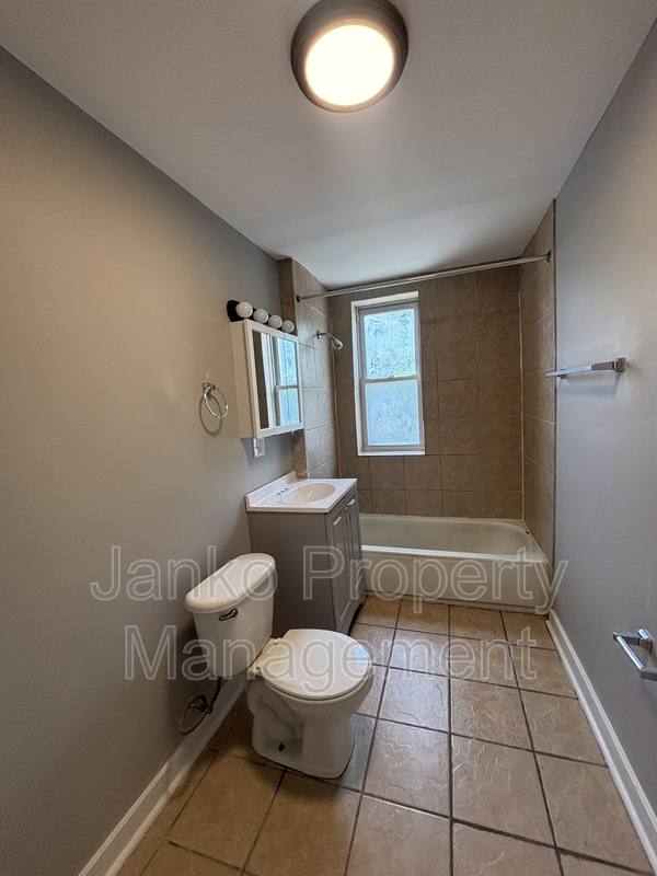 Apartment for rent at 3359 W 63rd Place #2F, Chicago, IL 60629