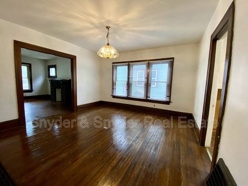 House for rent at 400 Cloverdale Ave #DOWN, Akron, OH 44302