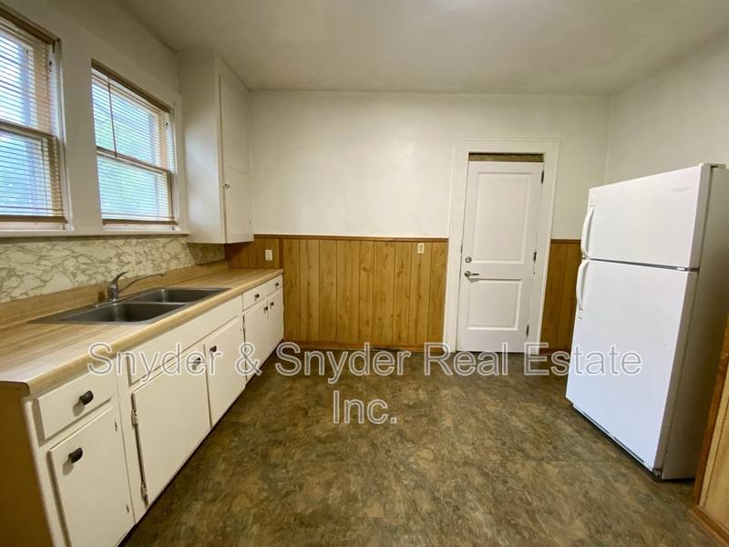 House for rent at 400 Cloverdale Ave #DOWN, Akron, OH 44302