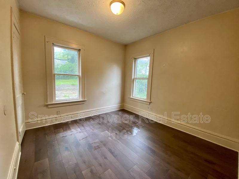 House for rent at 400 Cloverdale Ave #DOWN, Akron, OH 44302