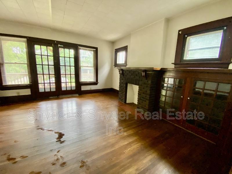 House for rent at 400 Cloverdale Ave #DOWN, Akron, OH 44302