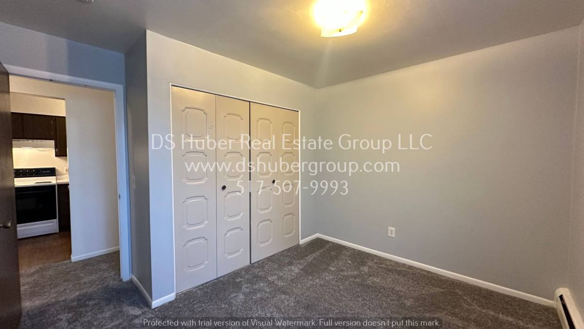 Apartment for rent at 1016 E Greenlawn, Lansing, MI 48910