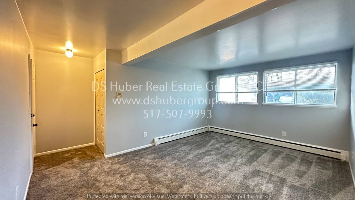 Apartment for rent at 1016 E Greenlawn, Lansing, MI 48910