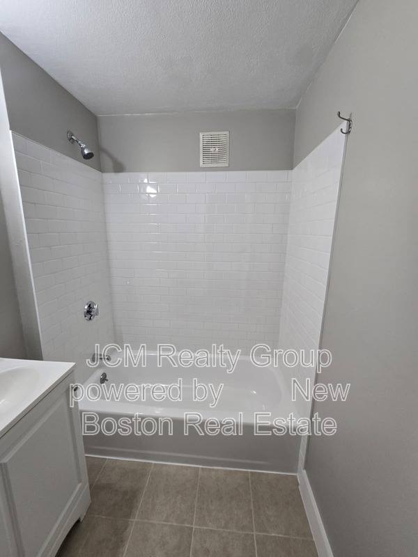 Apartment for rent at 196 Washington St #2 1st Floor, Lynn, MA 01902