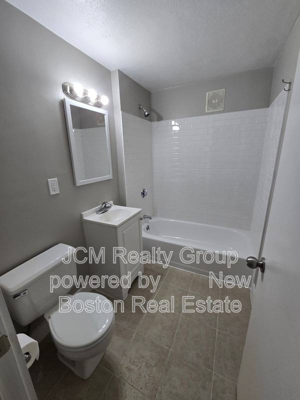 Apartment for rent at 196 Washington St #2 1st Floor, Lynn, MA 01902
