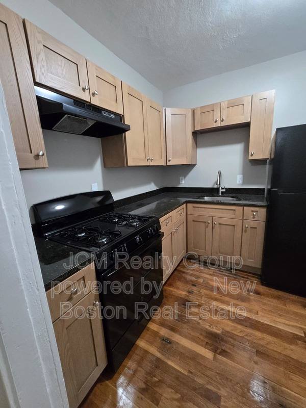 Apartment for rent at 196 Washington St #2 1st Floor, Lynn, MA 01902