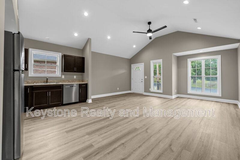 Apartment for rent at 115 Holley #A, Hopkinsville, KY 42240