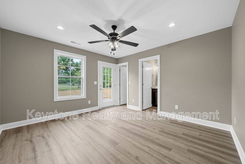 Apartment for rent at 115 Holley #A, Hopkinsville, KY 42240