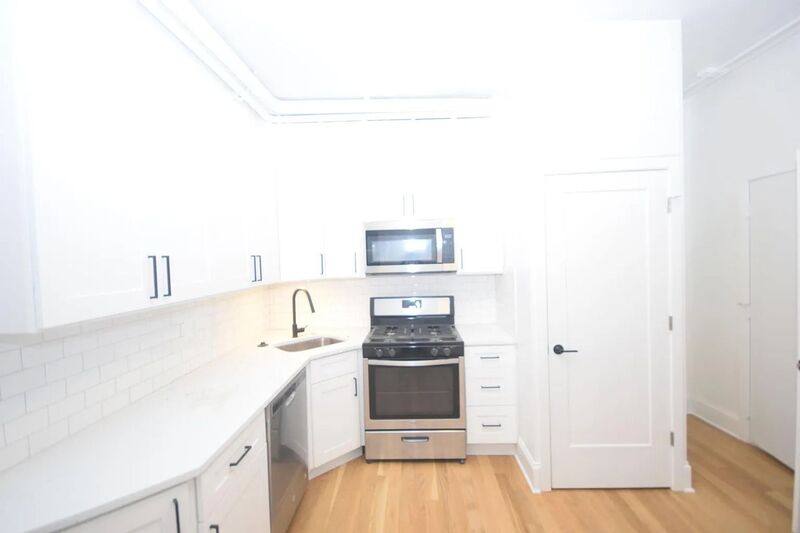 Apartment for rent at 1325 W 18th St #3F, Chicago, IL 60608