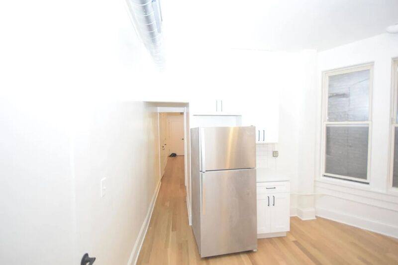 Apartment for rent at 1325 W 18th St #3F, Chicago, IL 60608