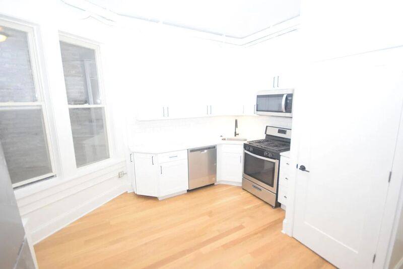 Apartment for rent at 1325 W 18th St #3F, Chicago, IL 60608