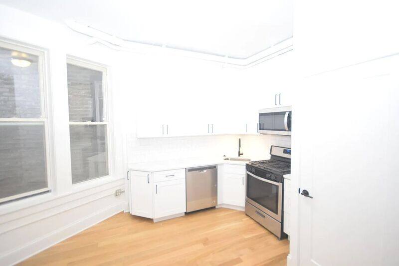 Apartment for rent at 1325 W 18th St #3F, Chicago, IL 60608