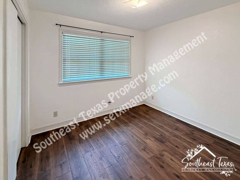 House for rent at 812 S 6th St, Nederland, TX 77627