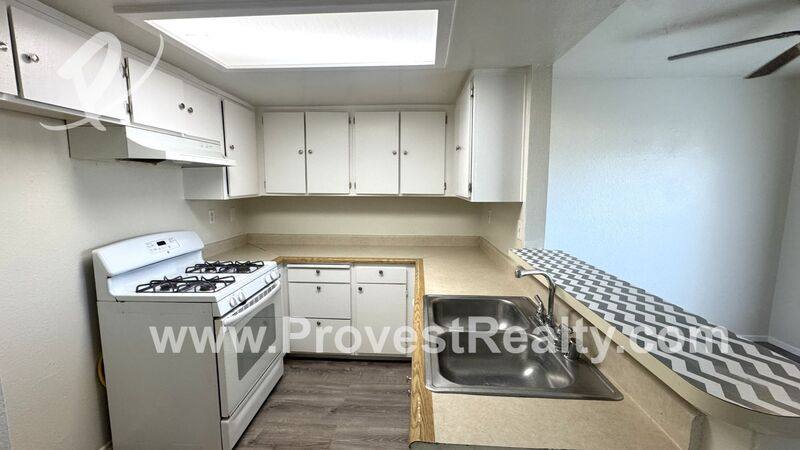 Townhouse for rent at 22526 Sioux Rd #12, Apple Valley, CA 92308