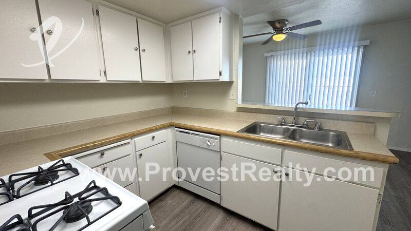 Townhouse for rent at 22526 Sioux Rd #12, Apple Valley, CA 92308