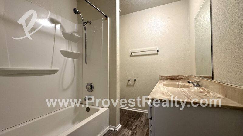 Townhouse for rent at 22526 Sioux Rd #12, Apple Valley, CA 92308