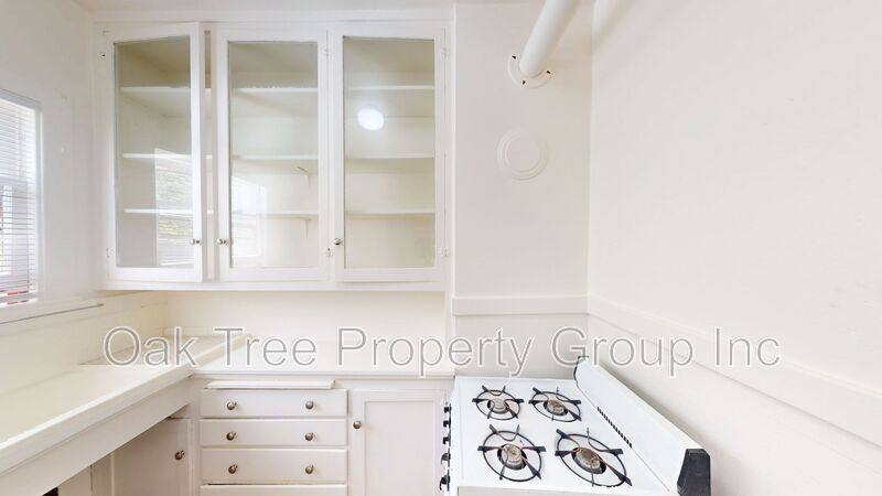 House for rent at 607 Beacon St #6, Oakland, CA 94610