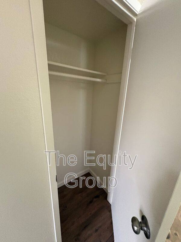 Apartment for rent at 1400 W Elowin Ave, Visalia, CA 93291