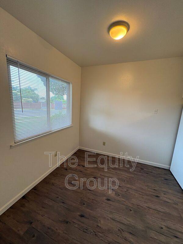 Apartment for rent at 1400 W Elowin Ave, Visalia, CA 93291