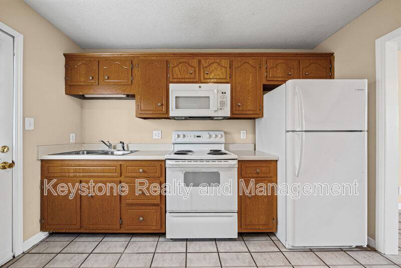 Townhouse for rent at 3285 Tower Dr, Clarksville, TN 37042