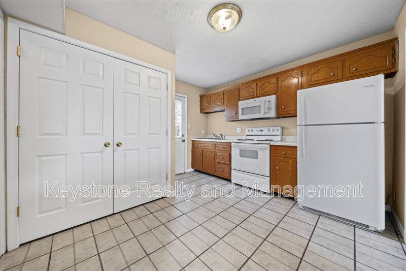 Townhouse for rent at 3285 Tower Dr, Clarksville, TN 37042