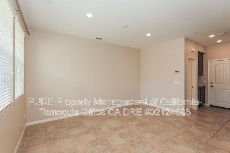 Townhouse for rent at 40324 Calle Real, Murrieta, CA 92563