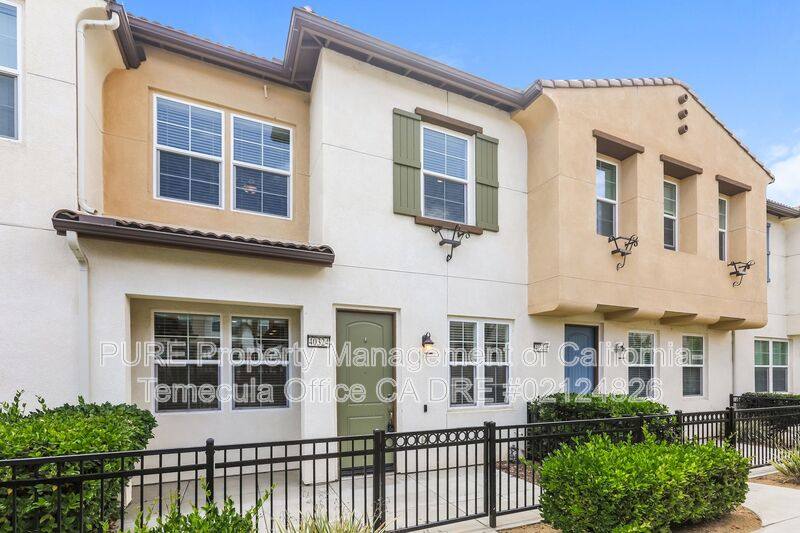 Townhouse for rent at 40324 Calle Real, Murrieta, CA 92563