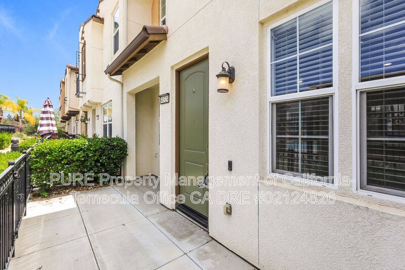 Townhouse for rent at 40324 Calle Real, Murrieta, CA 92563