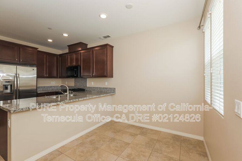 Townhouse for rent at 40324 Calle Real, Murrieta, CA 92563