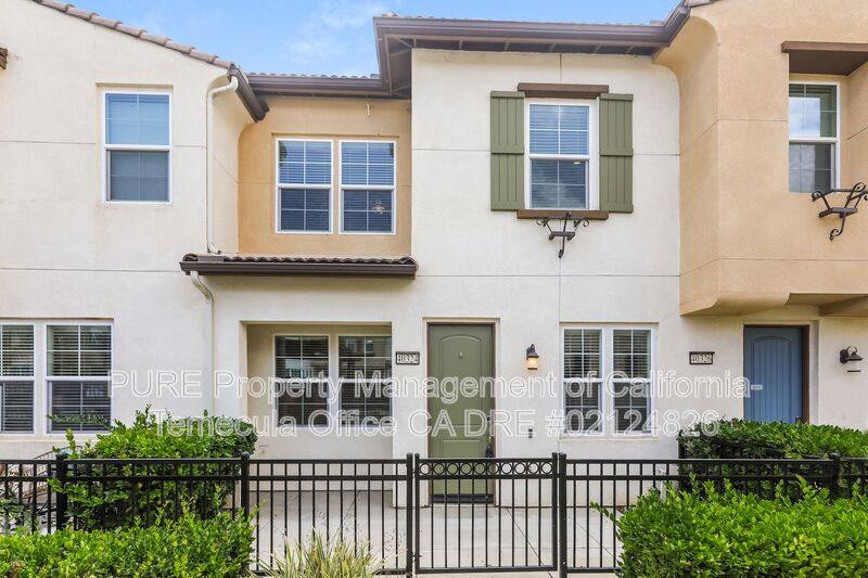 Townhouse for rent at 40324 Calle Real, Murrieta, CA 92563
