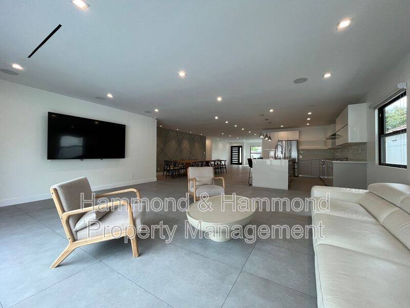 House for rent at 5735 Saloma Ave, Van Nuys, CA 91411