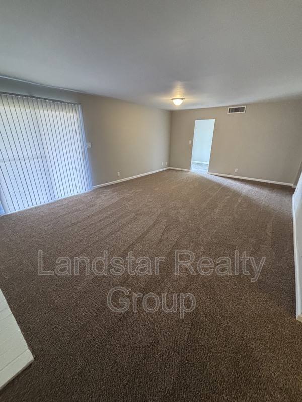 Apartment for rent at 3221 Kemmons #2, Louisville, KY 40218