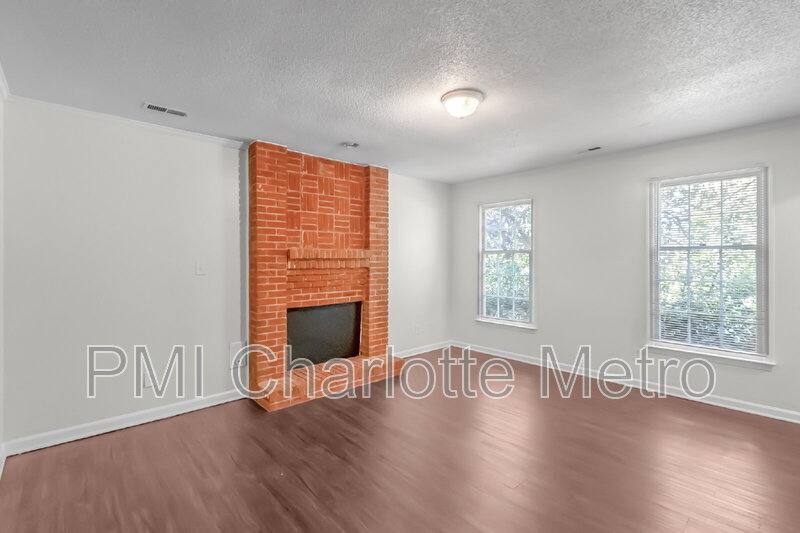 House for rent at 10800 Whittersham Dr, Charlotte, NC 28262