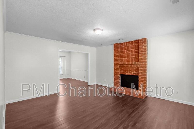 House for rent at 10800 Whittersham Dr, Charlotte, NC 28262