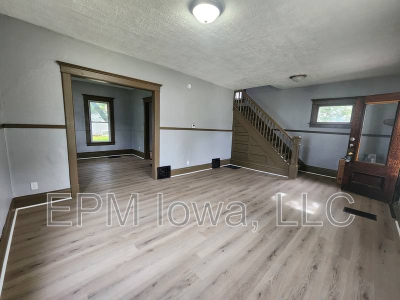 House for rent at 525 Courtland St, Waterloo, IA 50703