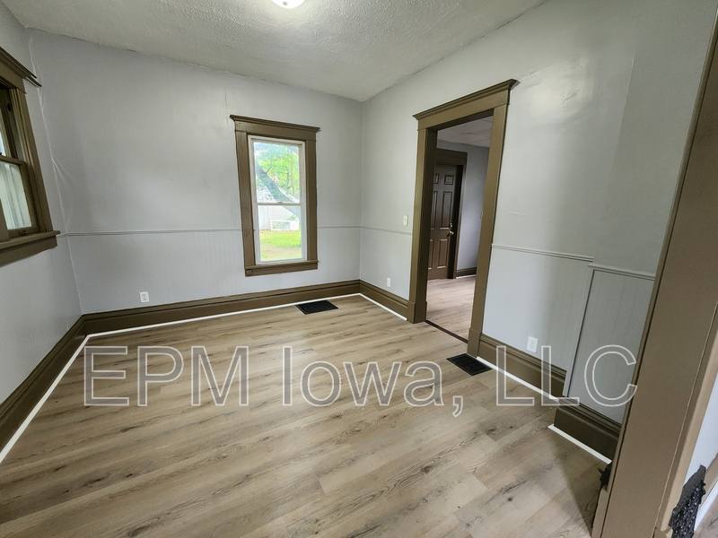 House for rent at 525 Courtland St, Waterloo, IA 50703