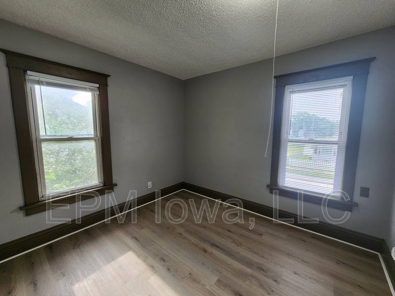 House for rent at 525 Courtland St, Waterloo, IA 50703