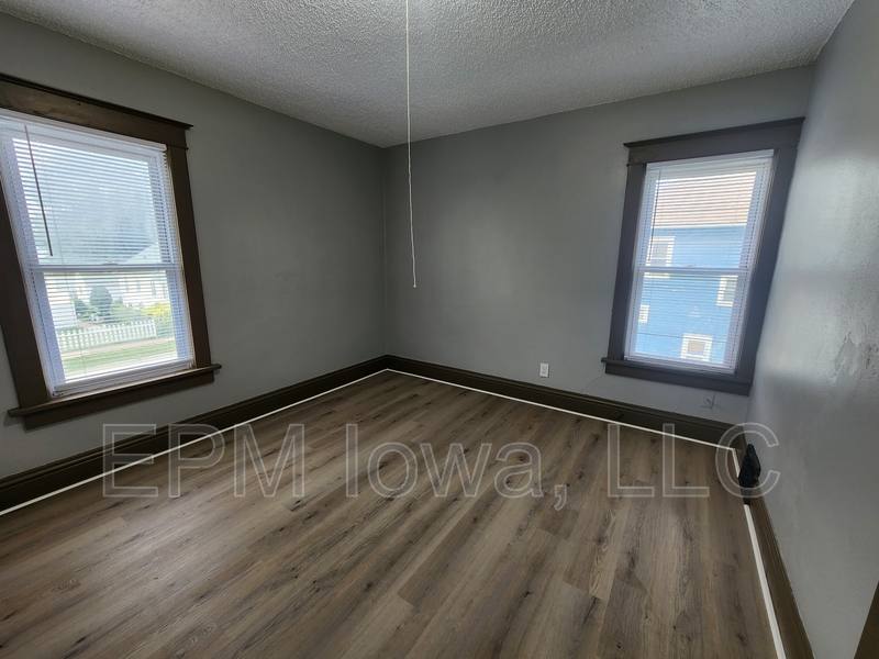 House for rent at 525 Courtland St, Waterloo, IA 50703