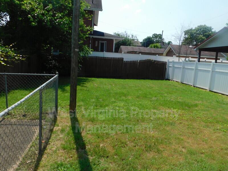 House for rent at 54 Hunt Ave, Charleston, WV 25302