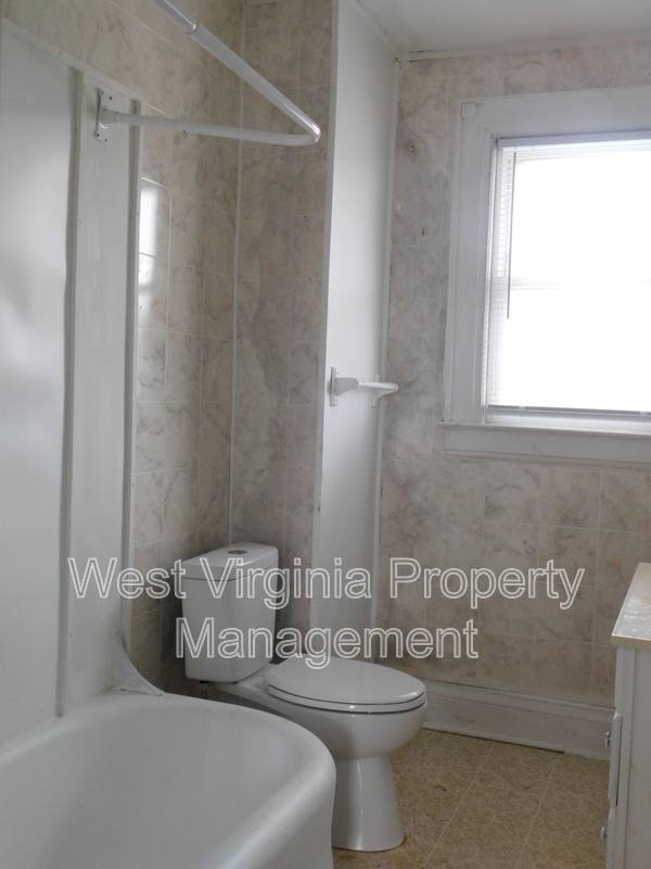 House for rent at 54 Hunt Ave, Charleston, WV 25302