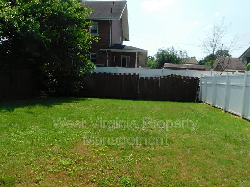 House for rent at 54 Hunt Ave, Charleston, WV 25302