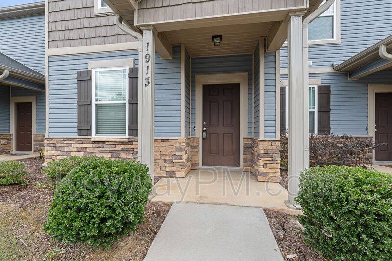 Townhouse for rent at 1913 Butternut Dr, Grovetown, GA 30813